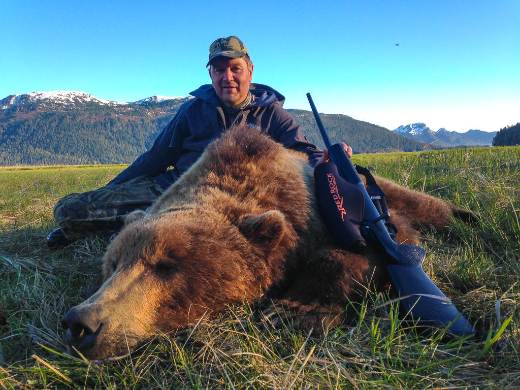 Things to consider before booking an alaskan brown bear hunt